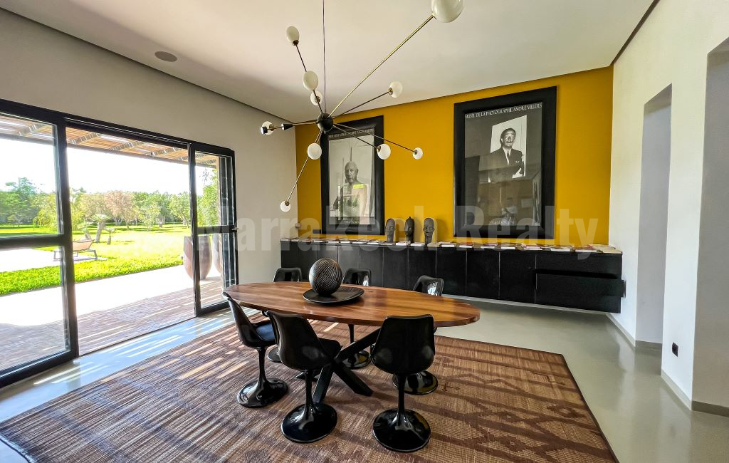 Stylish upscale 5 bedroom villa with awesome views over the Atlas