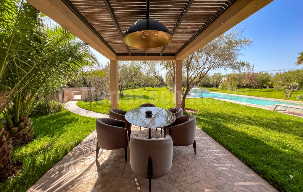 Stylish upscale 5 bedroom villa with awesome views over the Atlas