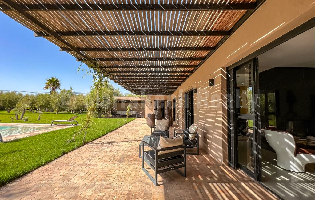 Stylish upscale 5 bedroom villa with awesome views over the Atlas