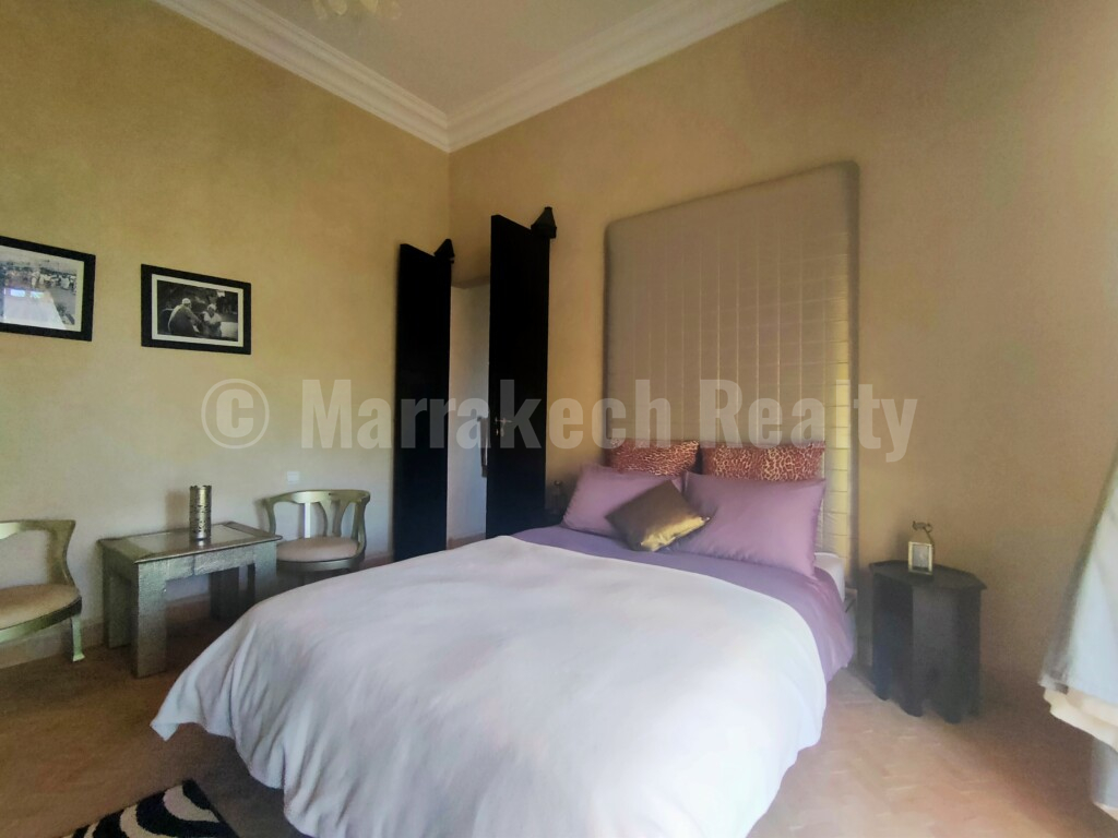 Standout 7 bedroom villa on 1 hectare close to Marrakech