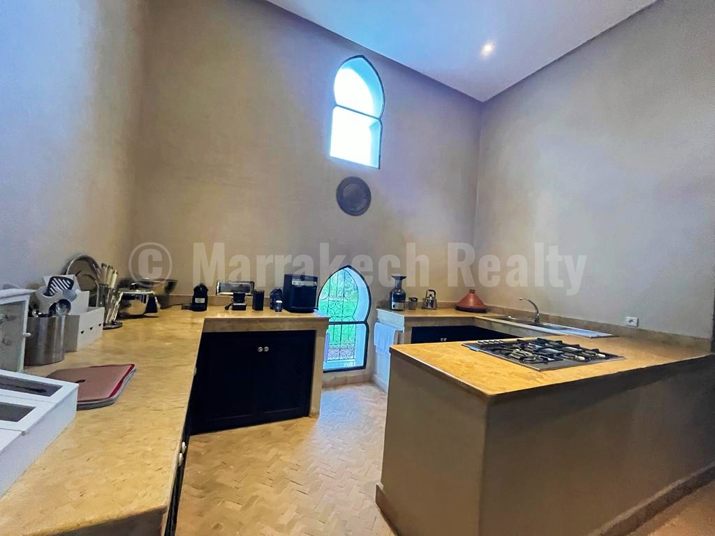 Standout 7 bedroom villa on 1 hectare close to Marrakech