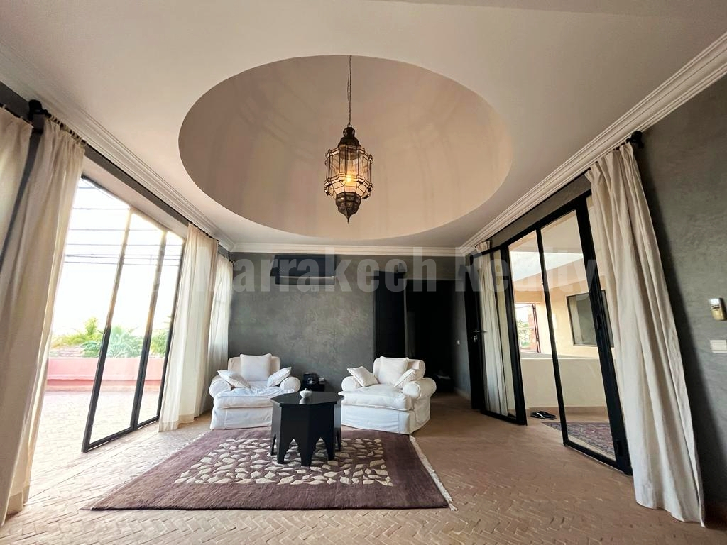 Standout 7 bedroom villa on 1 hectare close to Marrakech