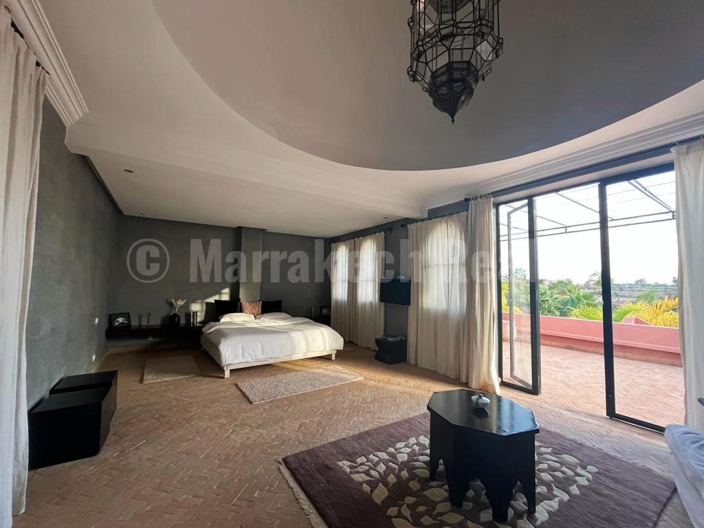 Standout 7 bedroom villa on 1 hectare close to Marrakech