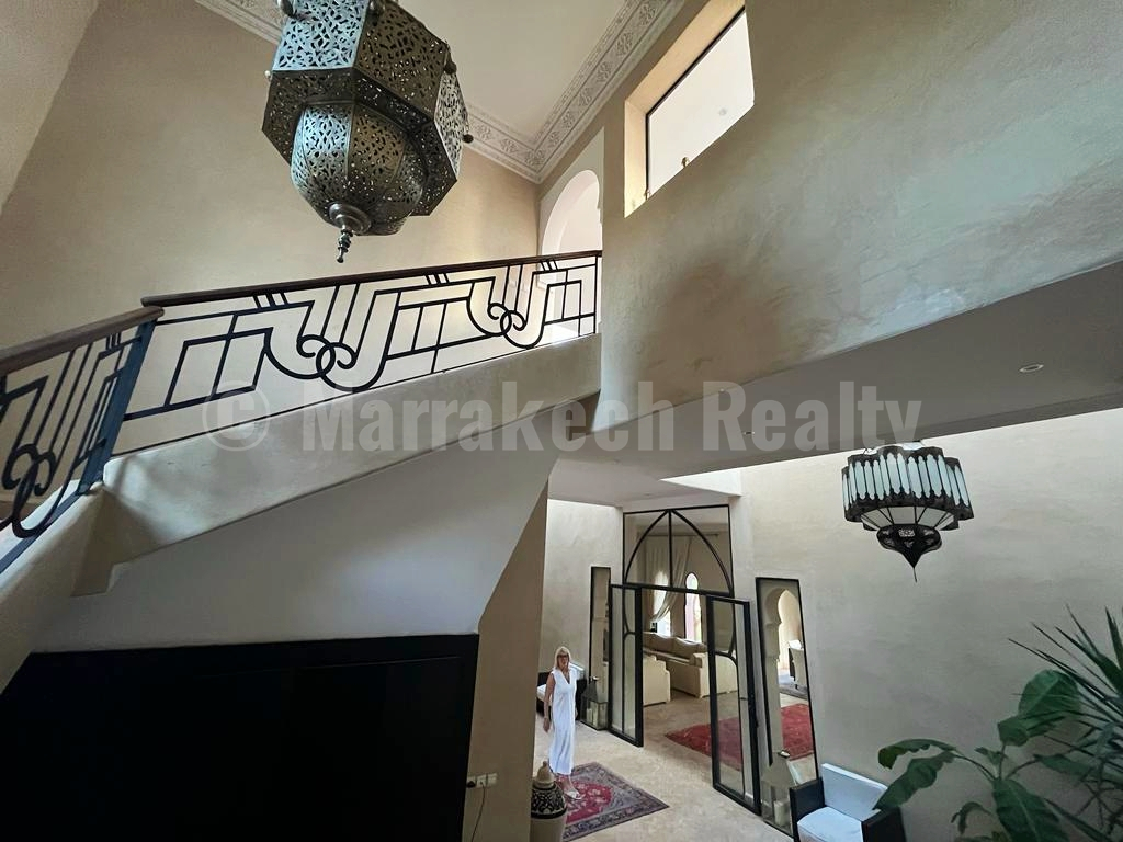 Standout 7 bedroom villa on 1 hectare close to Marrakech