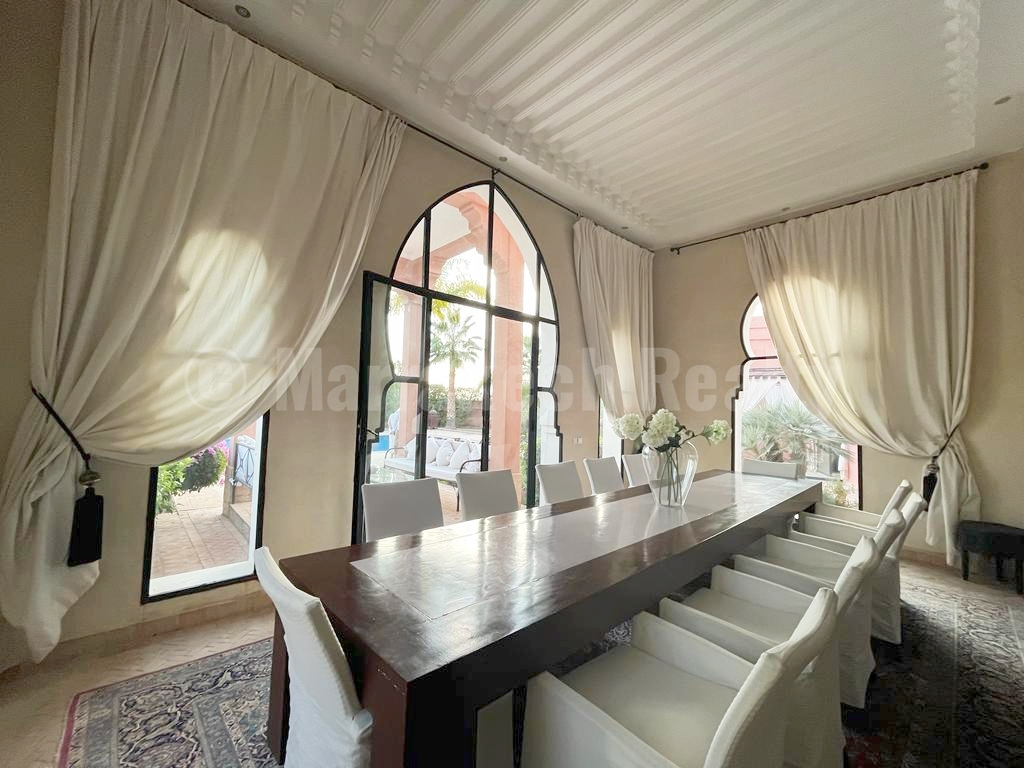 Standout 7 bedroom villa on 1 hectare close to Marrakech