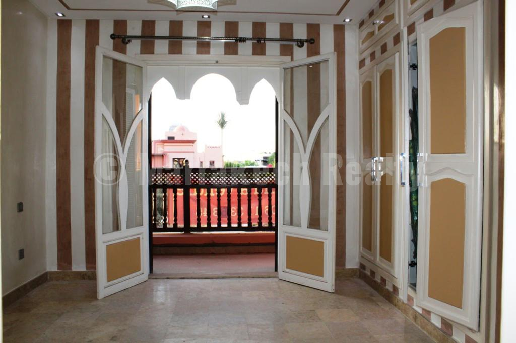 Maison de ville de 4 chambres: à saisir!