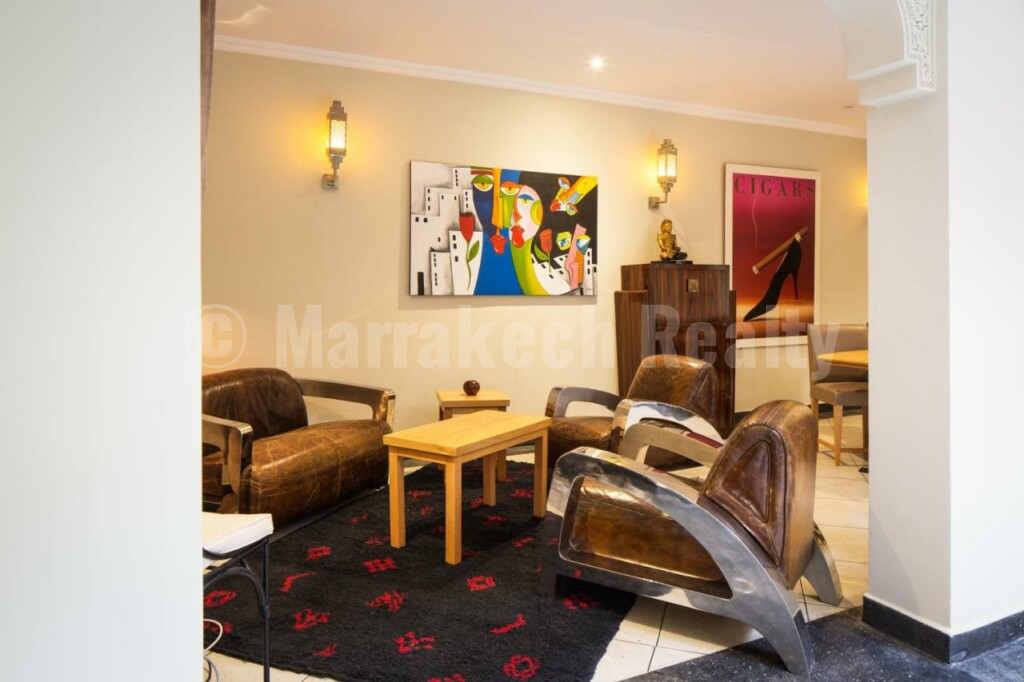 Riad de 7 chambres avec bassin et excellent emplacement