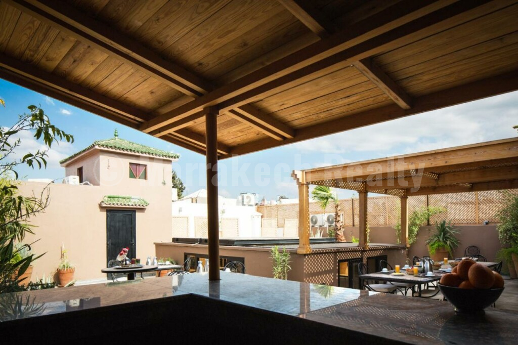 Riad de 7 chambres avec bassin et excellent emplacement