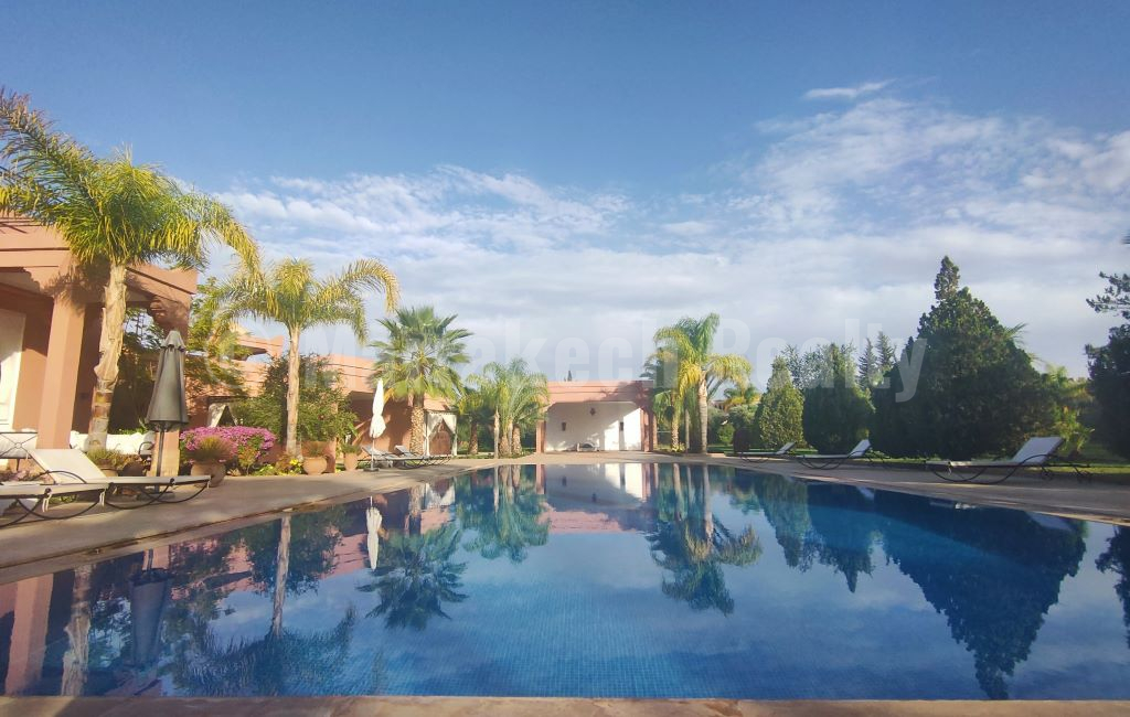 Belle villa de 7 chambres sur 1 hectare à Marrakech