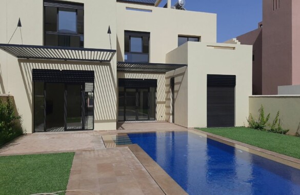 Belle villa de 3 chambres dans un domaine golfique