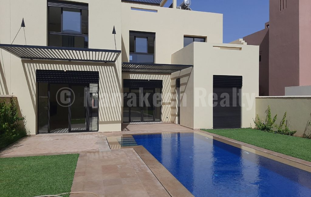 Belle villa de 3 chambres dans un domaine golfique