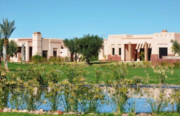 Petite villa avec piscine dans domaine privé