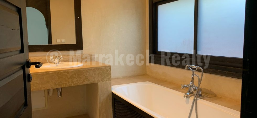 Séduisante villa de 4 suites dans un domaine privé