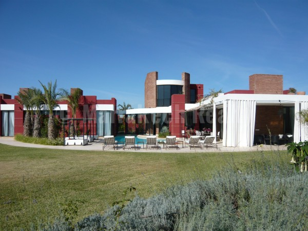 Standout modern 5 bedroom villa close to Marrakech