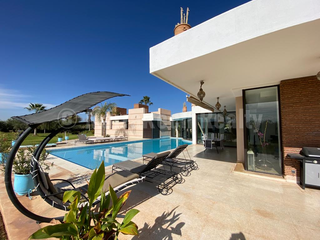 Belle villa moderne de 5 chambres aux portes de Marrakech