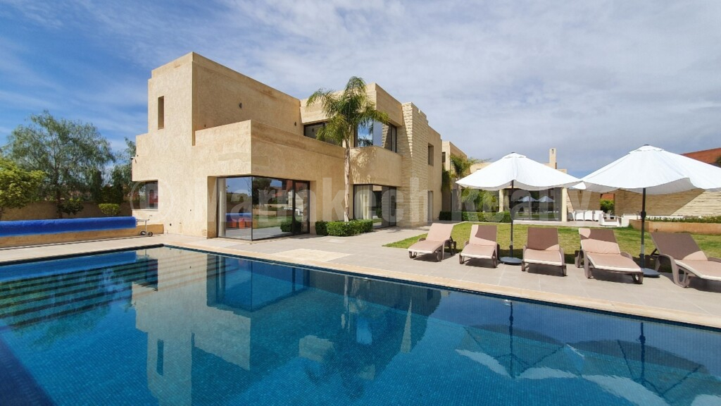 Luxueuse villa de 5 suites en première ligne de golf