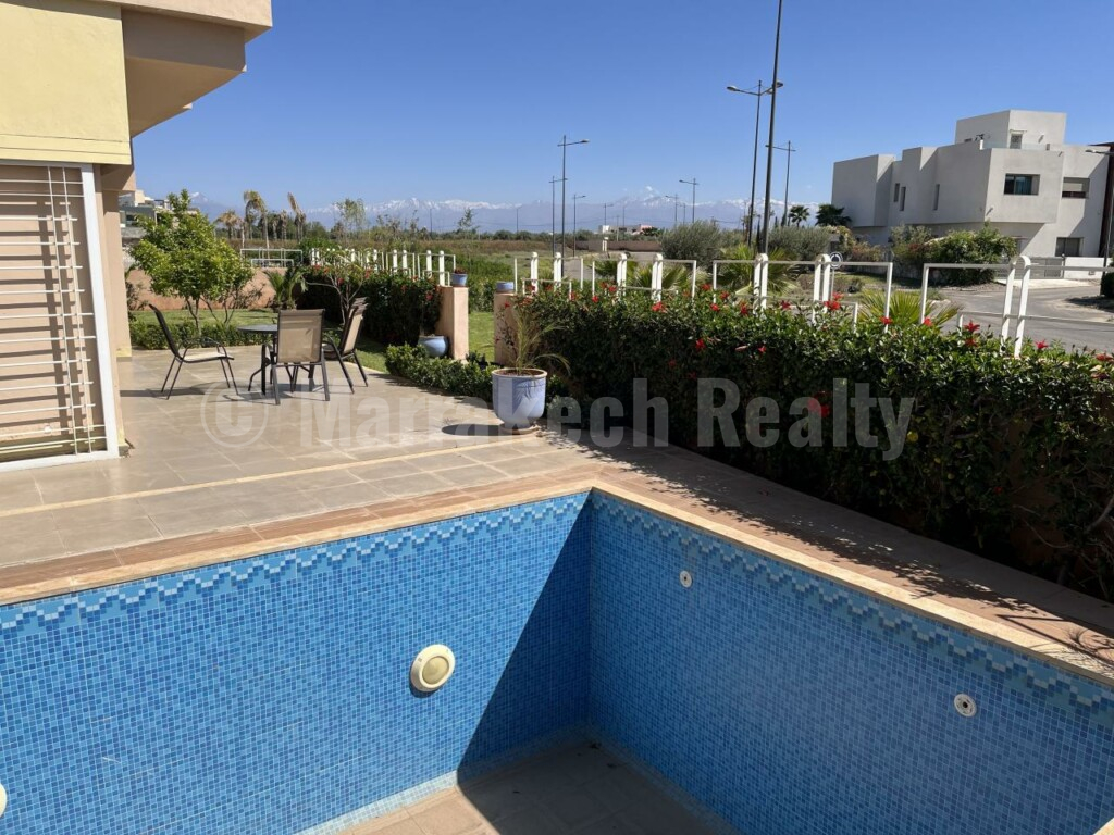 4 bedroom villa for rent in a golf resort