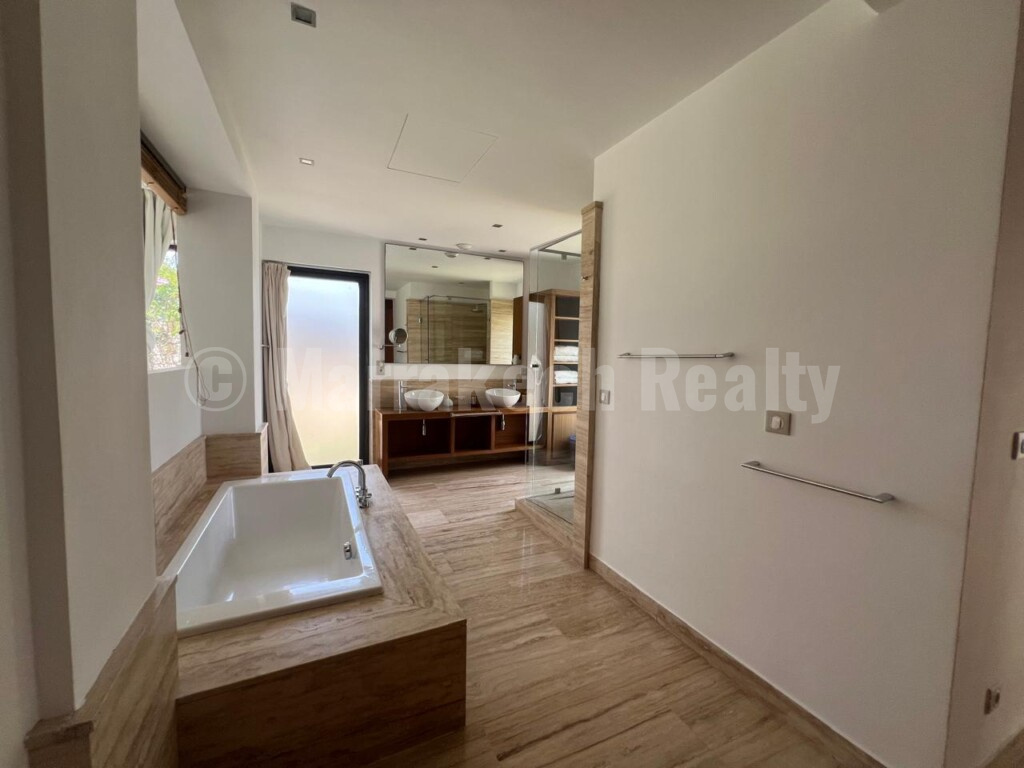 Upscale 4 bedroom villa in a golf resort in Essaouira