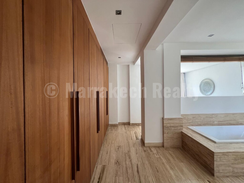 Upscale 4 bedroom villa in a golf resort in Essaouira