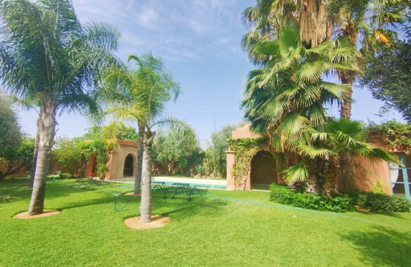Lovely 4 bedroom villa close to major golf courses
