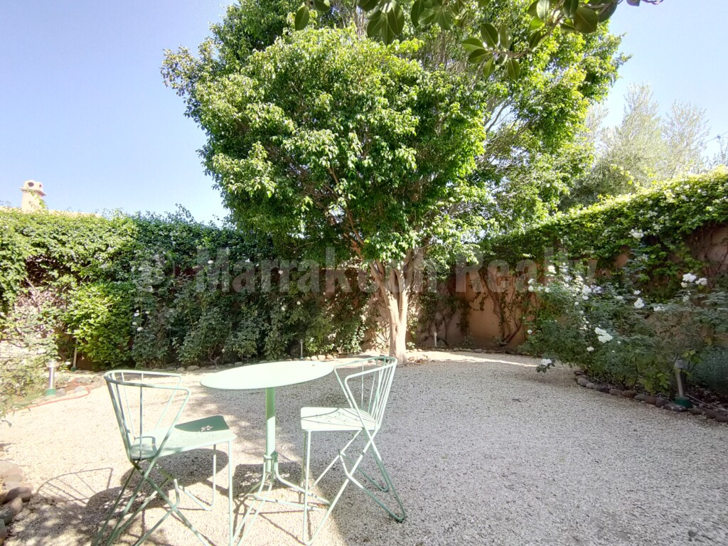 Lovely 4 bedroom villa close to major golf courses