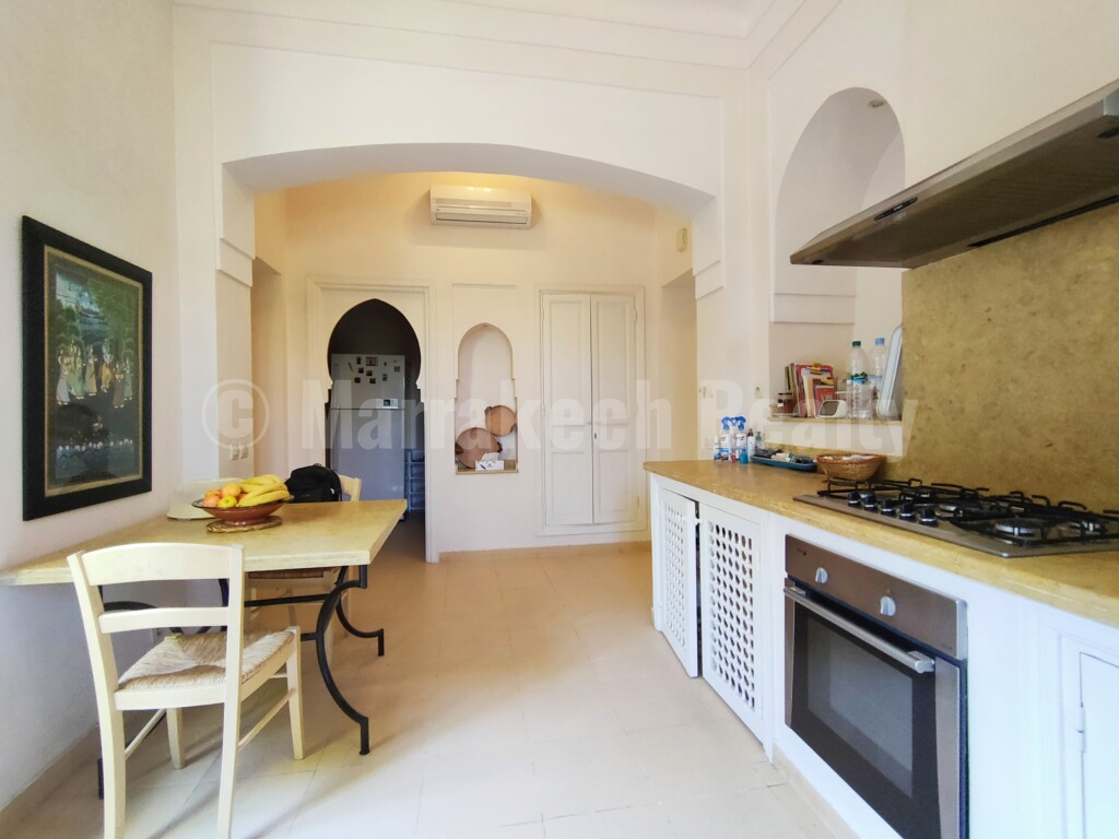Lovely 4 bedroom villa close to major golf courses