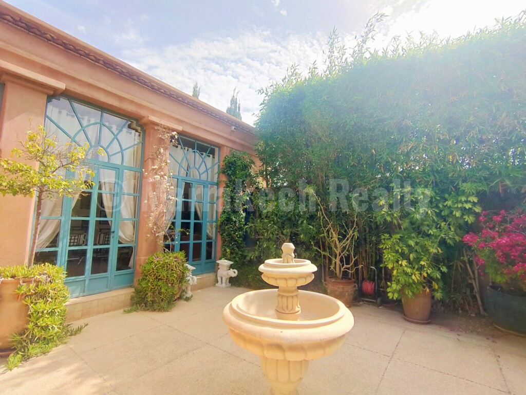 Lovely 4 bedroom villa close to major golf courses