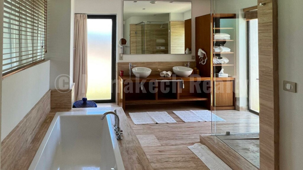 Upscale 4 bedroom villa in a golf resort in Essaouira