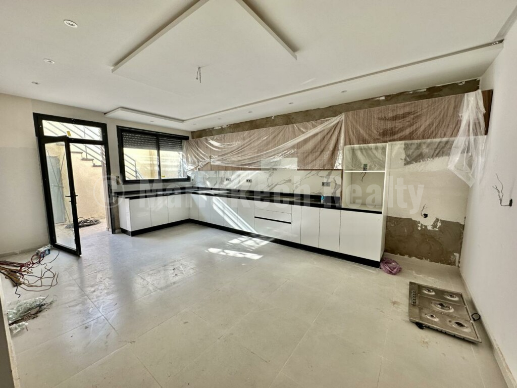 5 bedroom villa in a golf resort