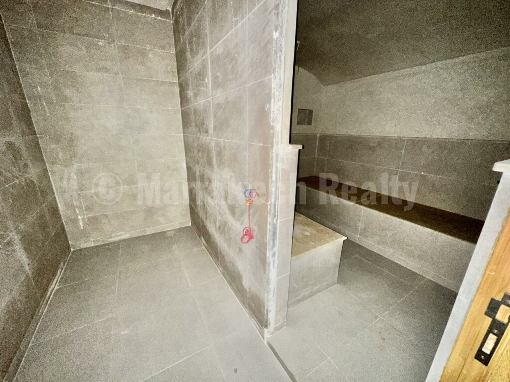 5 bedroom villa in a golf resort