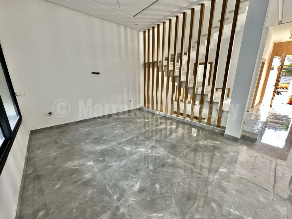 5 bedroom villa in a golf resort