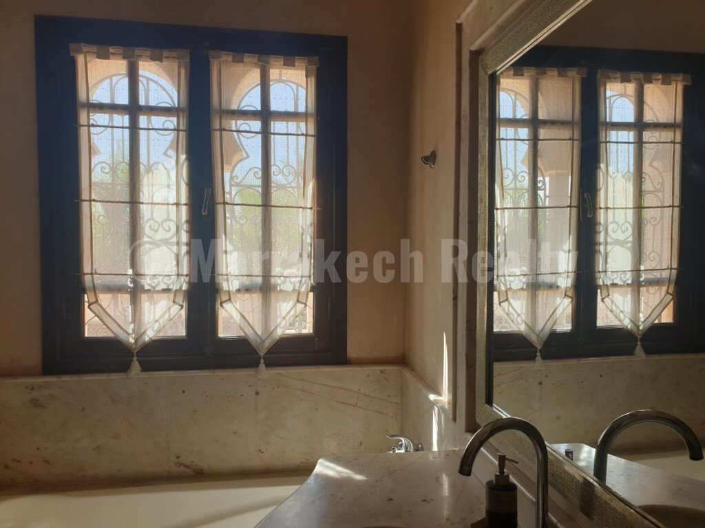 Villa-Riad à louer dans un beau domaine sécurisé proche de Marrakech