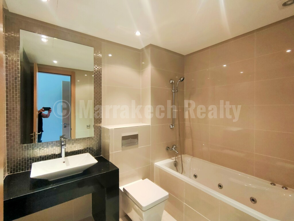 Bel appartement de 2 chambres dans domaine golfique
