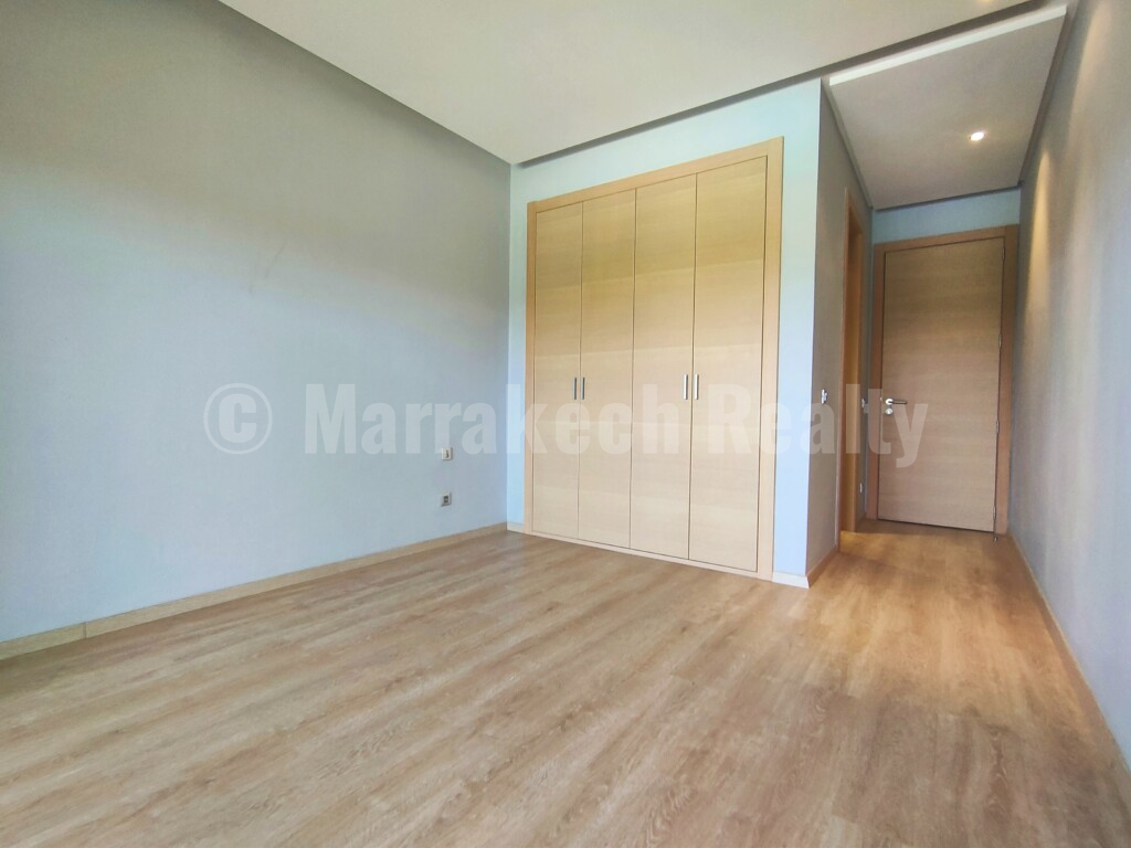 Bel appartement de 2 chambres dans domaine golfique