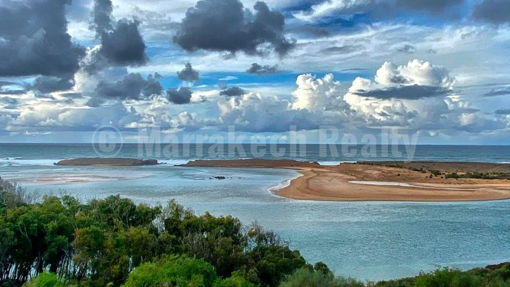 Beau terrain titré avec superbe vue mer