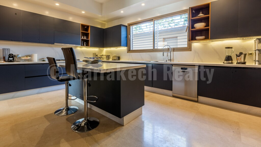 Upscale 5 suite villa close to downtown Marrakech