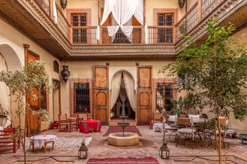Handsome historic 4 suite Riad with prime location