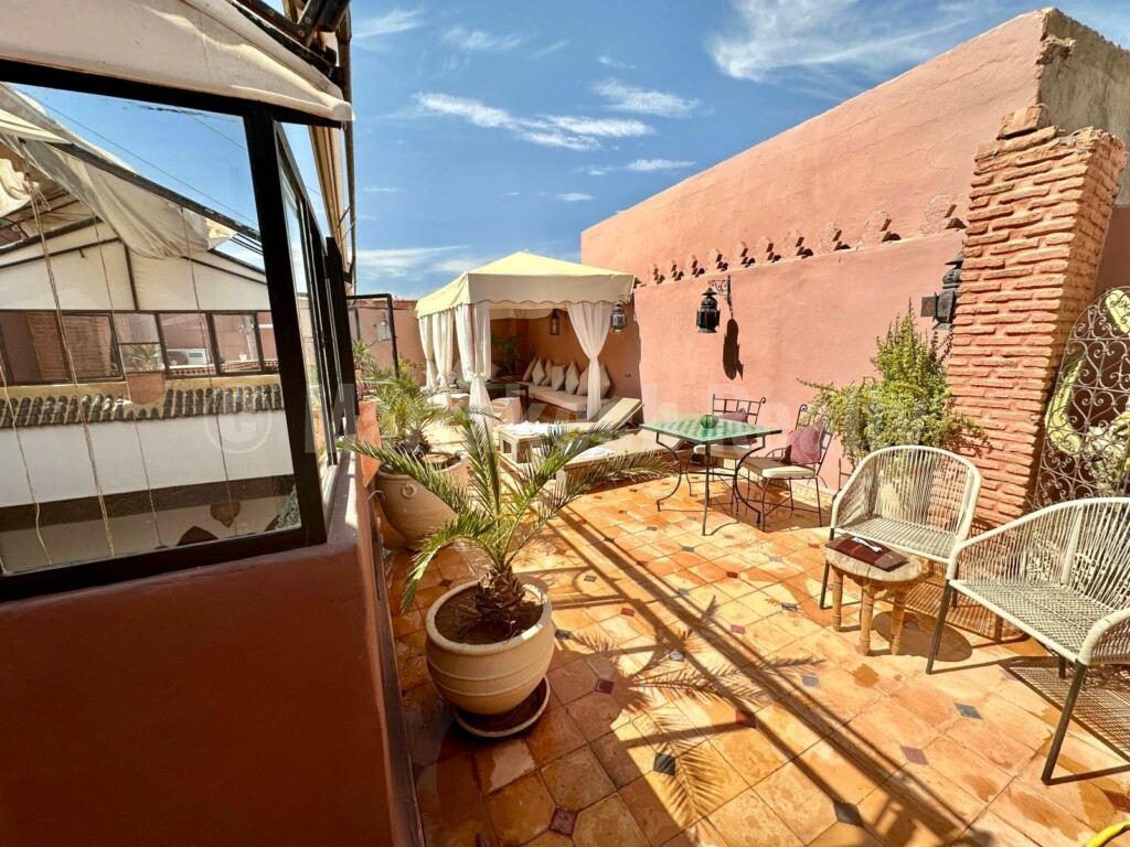 7 bedroom Guest-House Riad with excellent location
