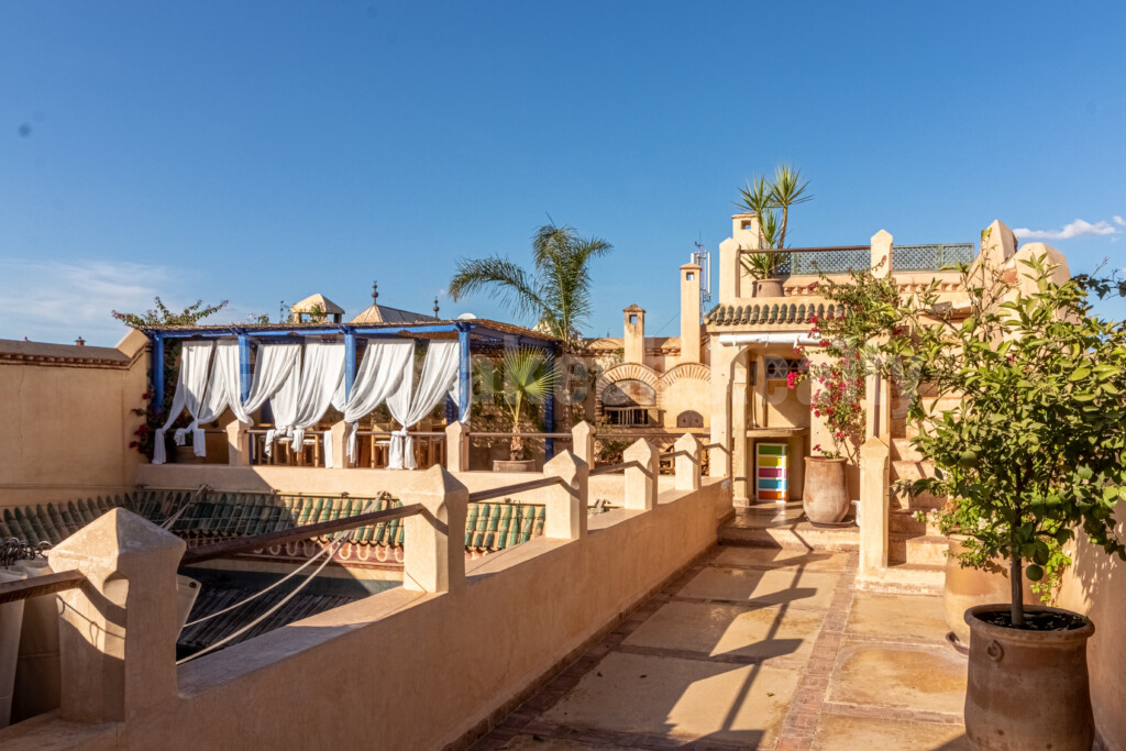 Handsome historic 4 suite Riad with prime location
