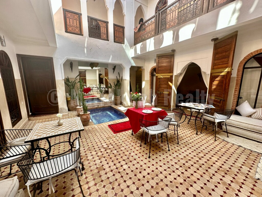 7 bedroom Guest-House Riad with excellent location