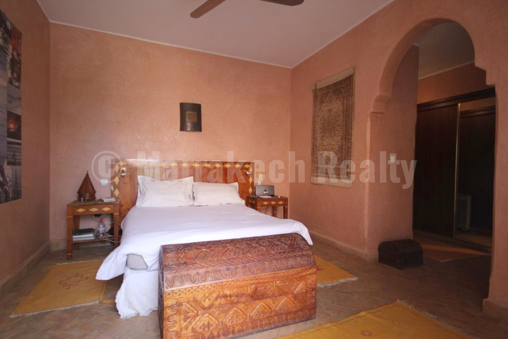 Sweet 4 bedroom villa in a gated community close to schools