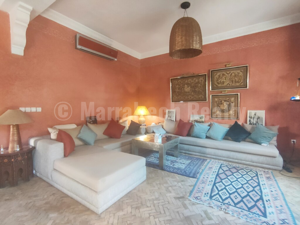 Sweet 4 bedroom villa in a gated community close to schools