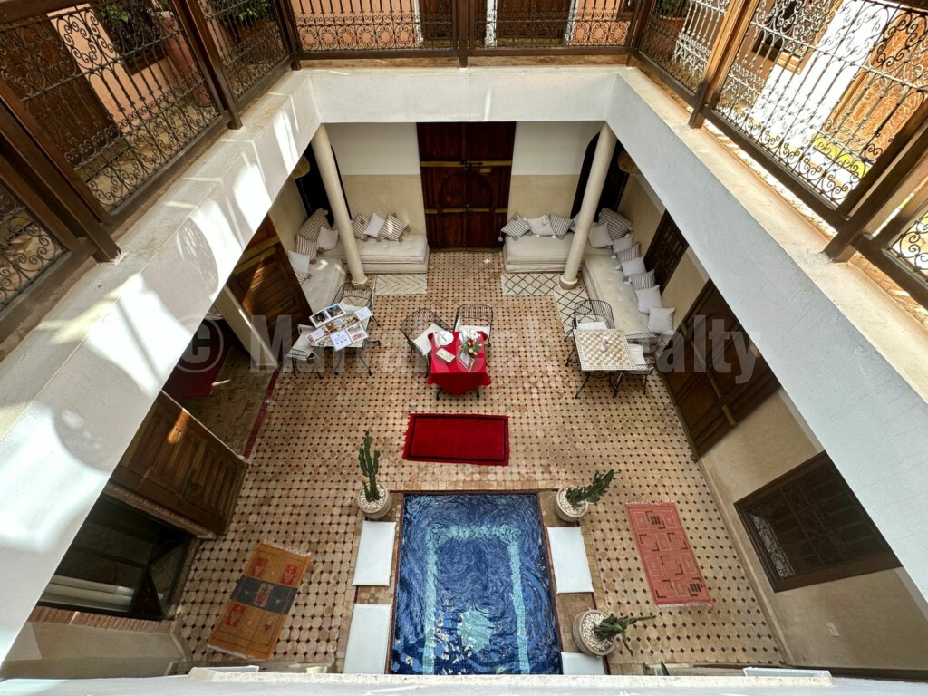 7 bedroom Guest-House Riad with excellent location