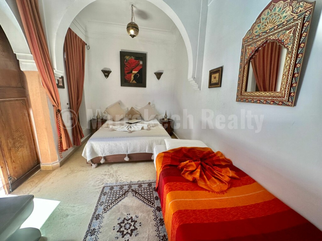 7 bedroom Guest-House Riad with excellent location