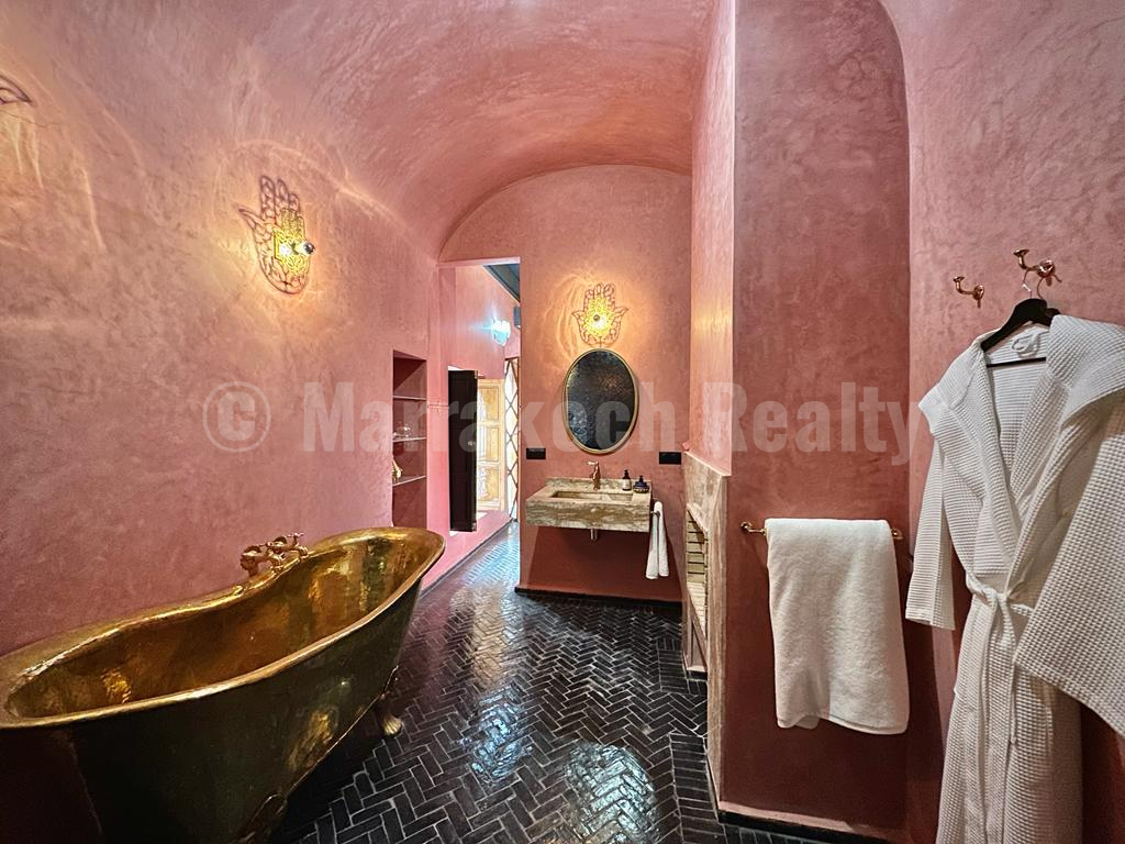Beau Riad de 6 chambres avec accès voiture direct