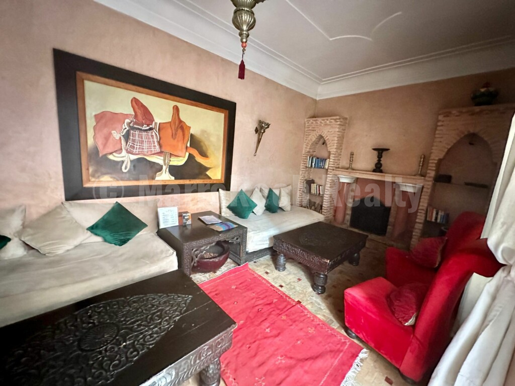 7 bedroom Guest-House Riad with excellent location