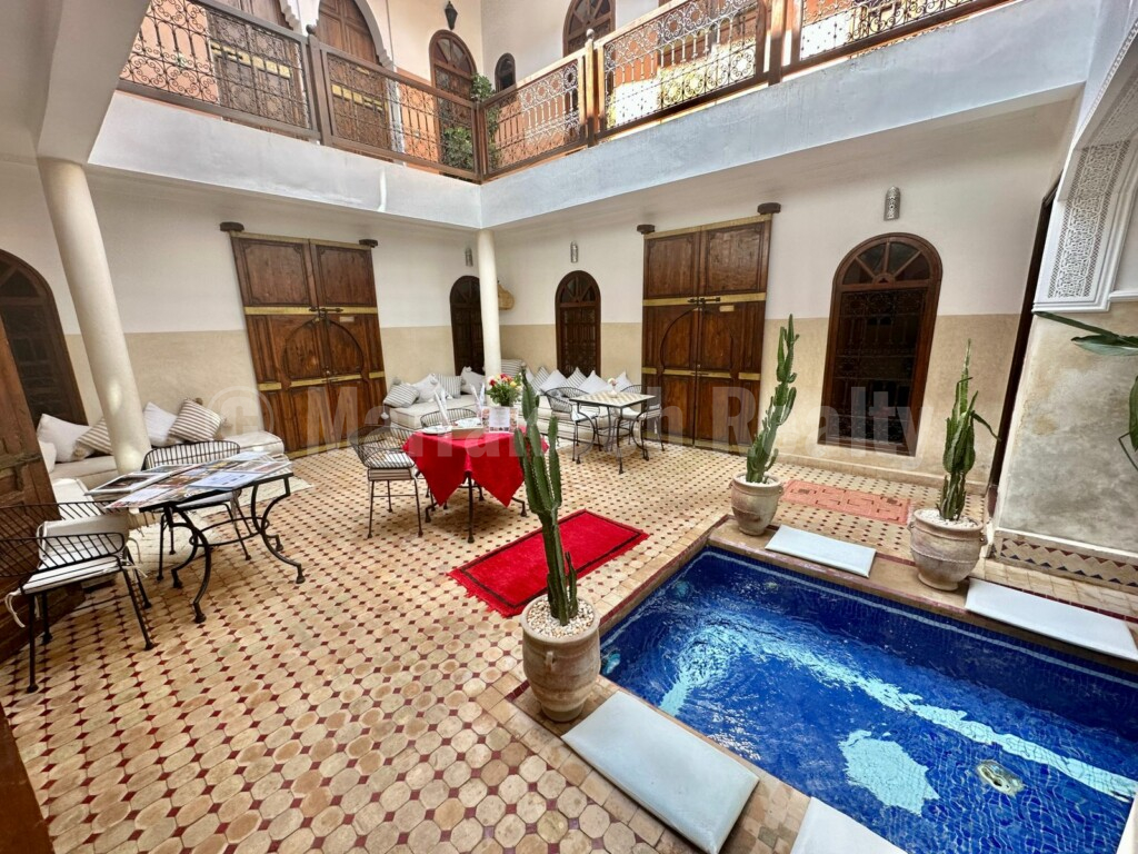 7 bedroom Guest-House Riad with excellent location