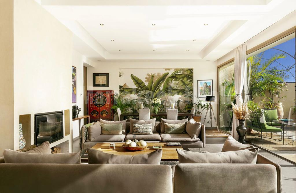 Handsome 4 bedroom villa in a golf resort