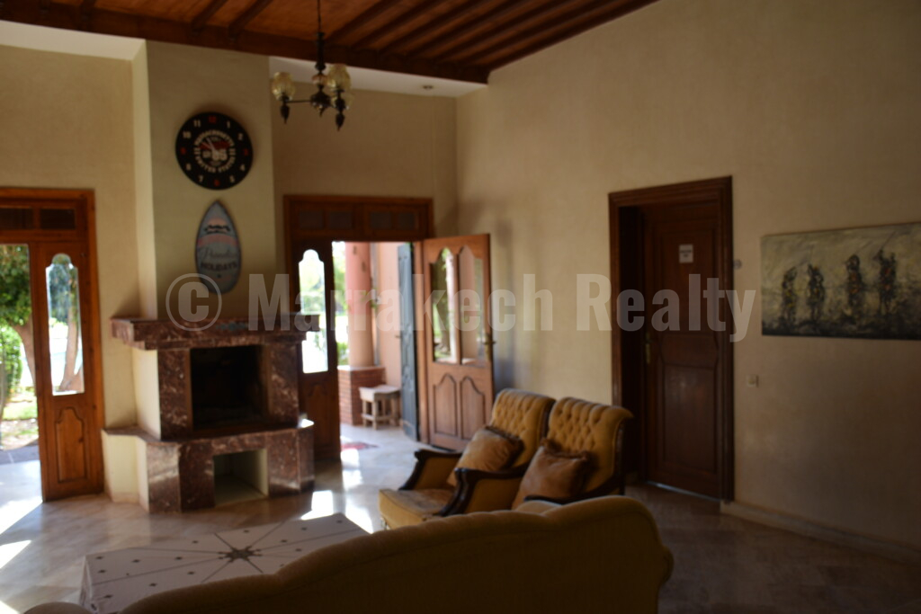 Lovely 6 bedroom property to update
