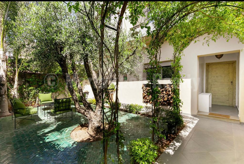 Handsome 4 bedroom villa in a golf resort